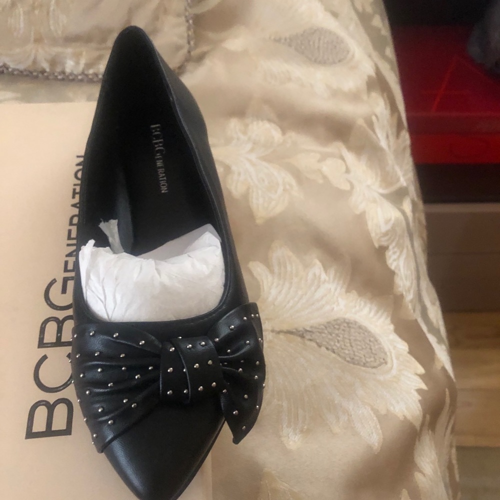 NWT new in the box BCBGeneration 6.5 black shoes